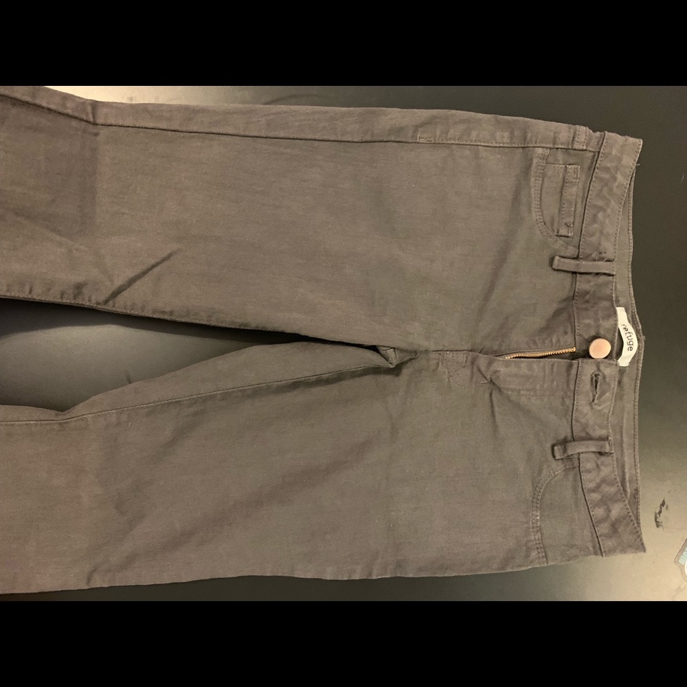 GREY SKINNY JEANS